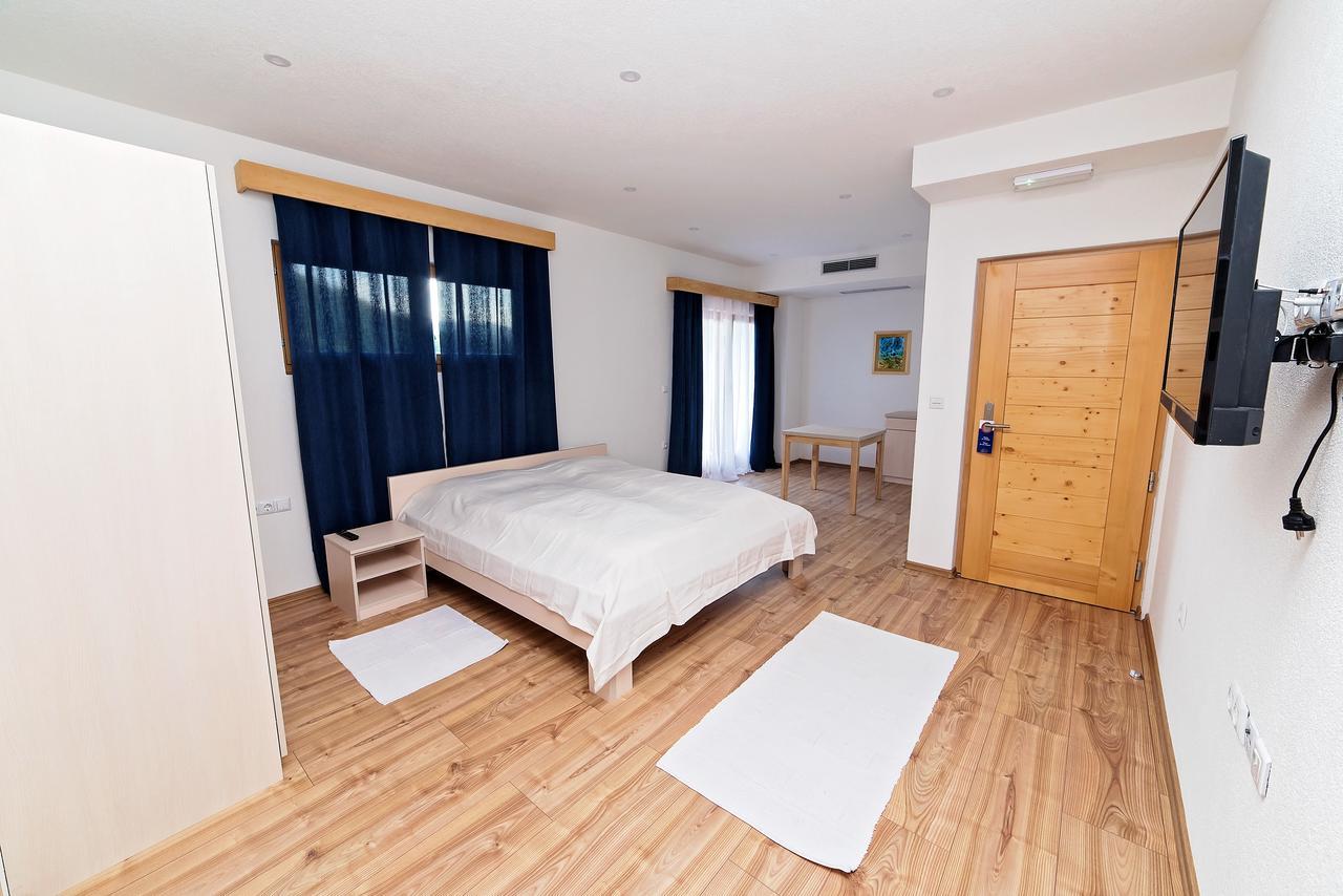 B&B Zlatna Nit Bosanska Krupa Extérieur photo